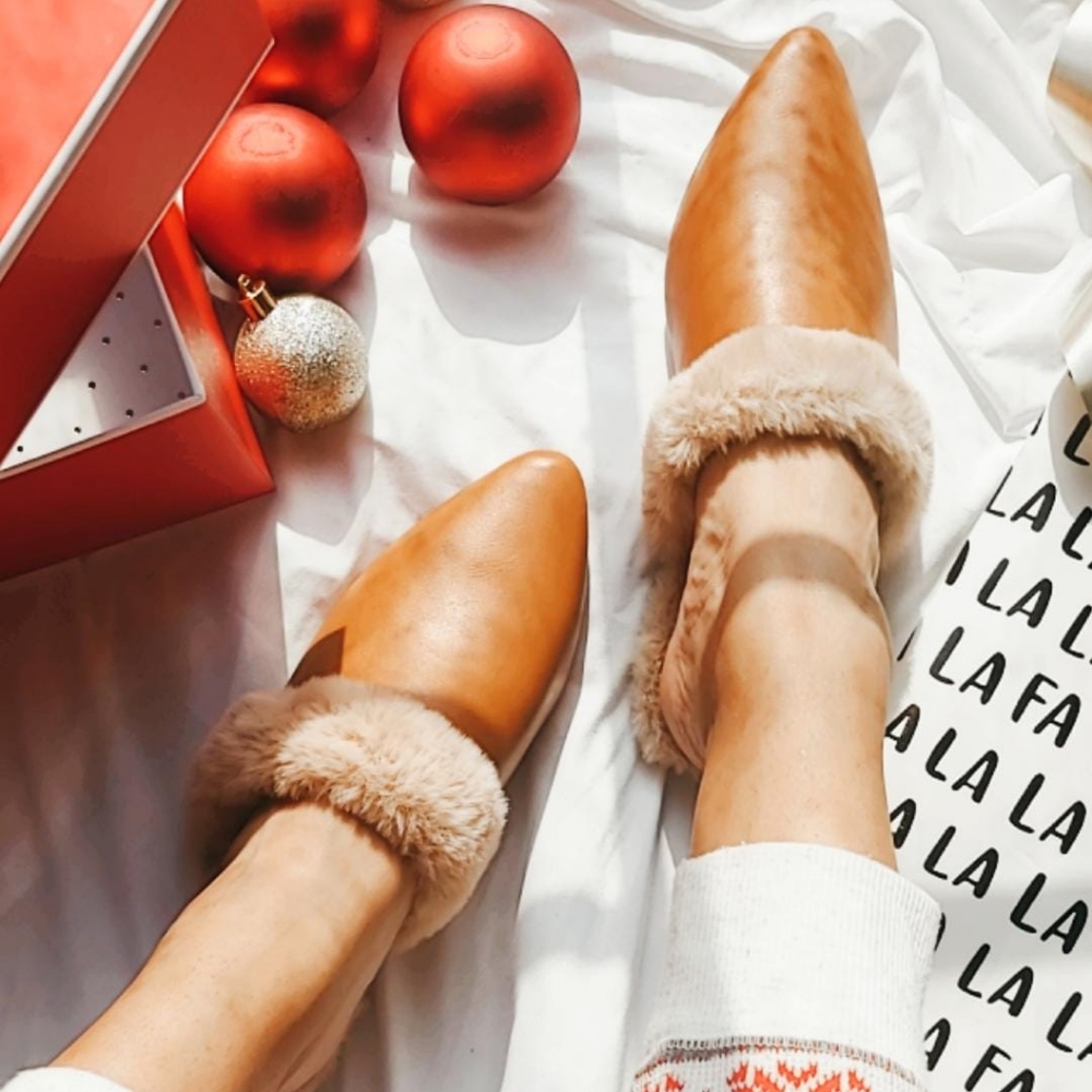 🚨Holiday Collection//TAN FUR FLATS - Picture 4 of 7